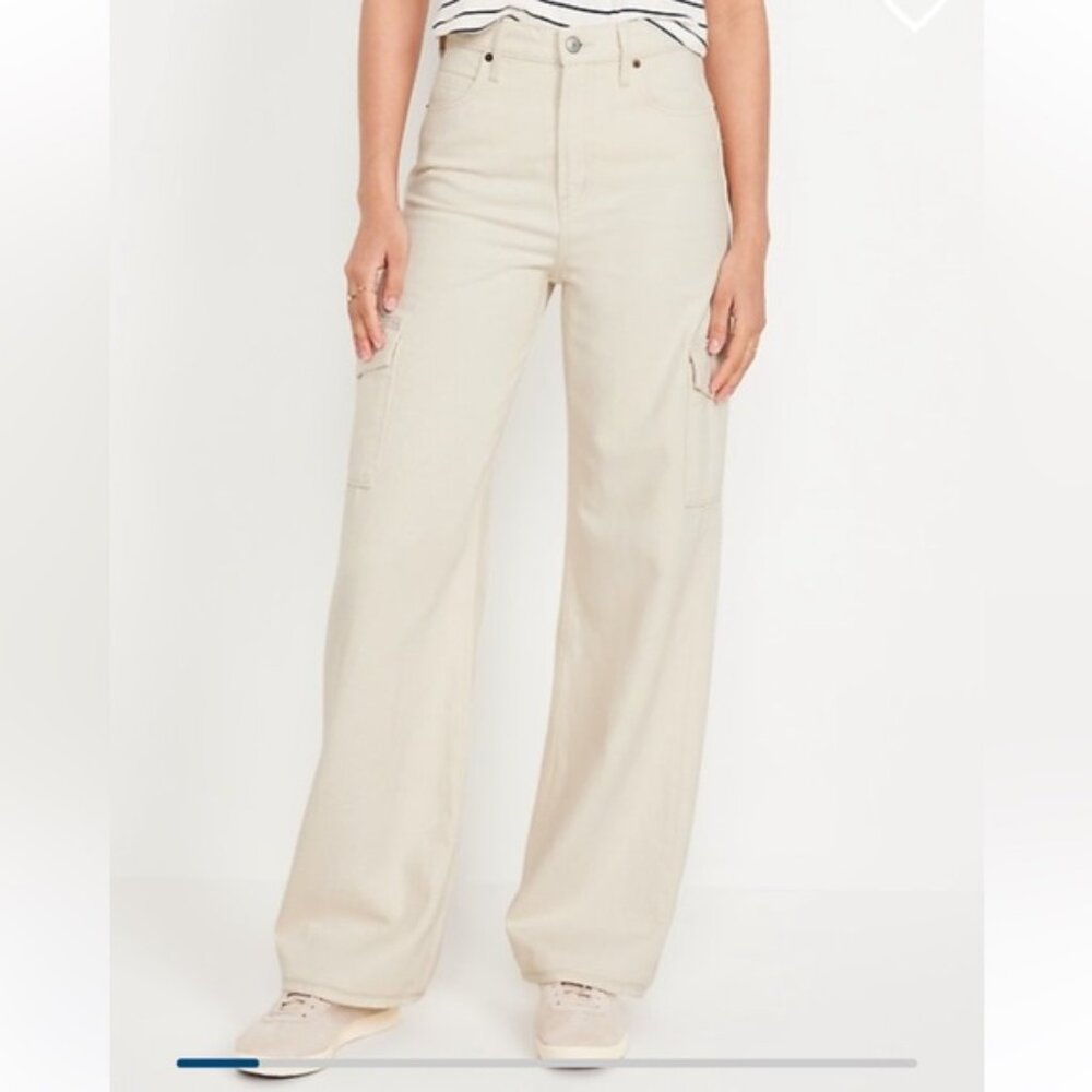 Old Navy Extra High-Waisted Wide-Leg Cargo Jeans Ecru Sz. 6
